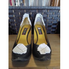Everybody by B.Z. Moda Italian Leather Heels Black White Ruffle Size 37