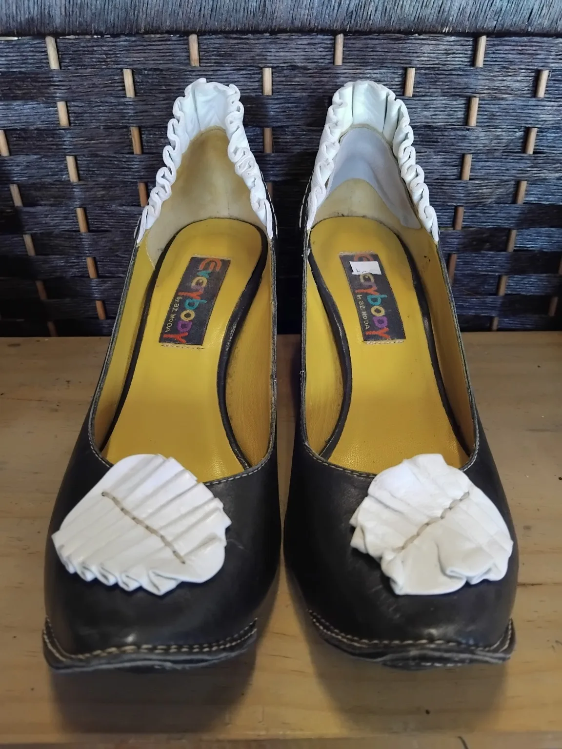 Everybody by B.Z. Moda Italian Leather Heels Black White Ruffle Size 37